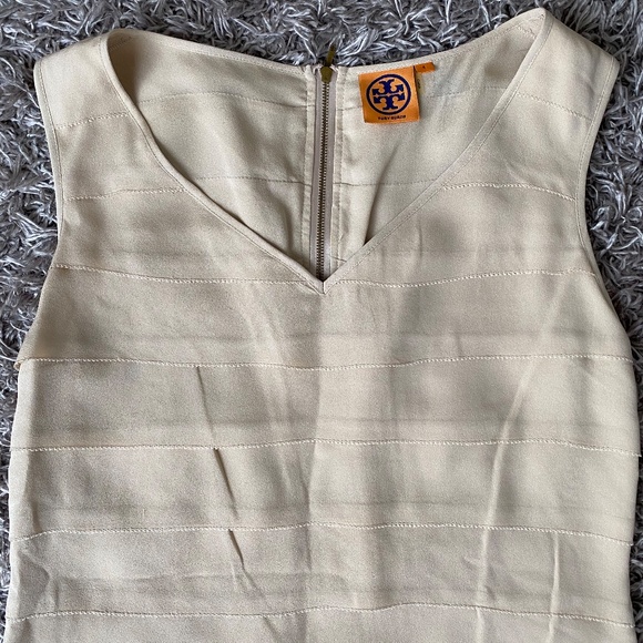 Tory Burch Letty Silk V-Neck Sleeveless Beige Top - Picture 4 of 5